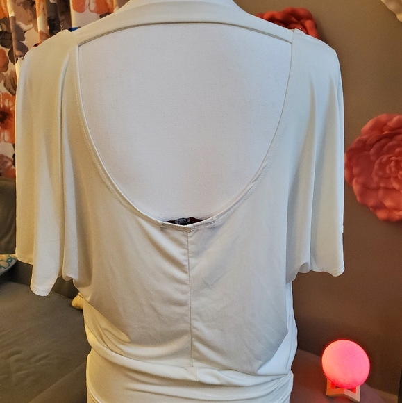 White floral cutout blouse - Picture 2 of 3